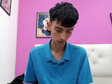 Stripchat Live Sex Cam of ttimy_x_boy