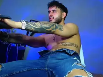 Stripchat Live Sex Cam of XanderCage99