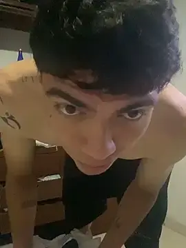 Stripchat Live Sex Cam of hanx_dincel