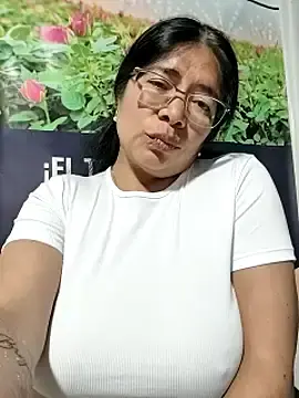 Stripchat Sex Cam of __valentina18