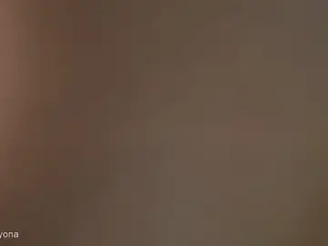Stripchat Sex Cam of Alyonaqueen_
