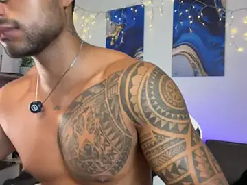 Stripchat Sex Cam of LiamGarcia1