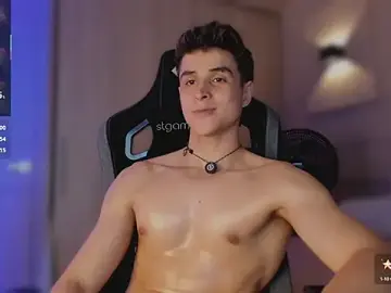 Stripchat Free Porn Cam of thomklein