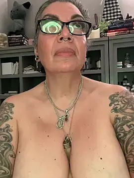 Stripchat Adult Webcam of dieseldame1313