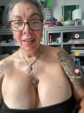 Stripchat Adult Video Chat of dieseldame1313