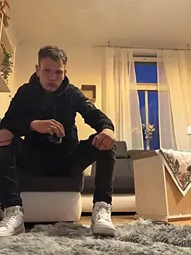 Stripchat Live Sex of C_I_K_N_O_K_A_R