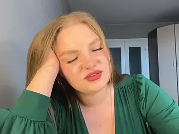 Stripchat Nude Webcam of MyrtaBandel