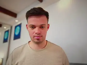 Stripchat Free Porn Cam of dick_aprio