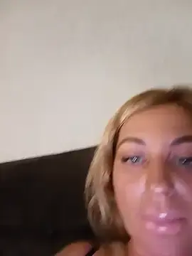 Stripchat Free Live Porn of MiaMooly