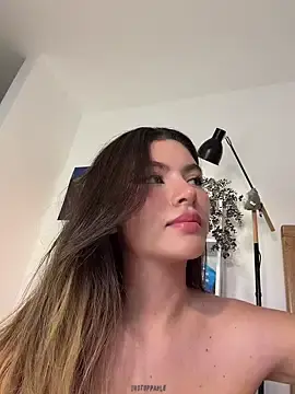 Stripchat Live Sex Cam of Your_Honeey