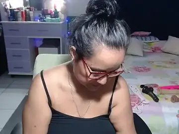 Stripchat Nude Webcam of pervert_mommy_