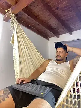 Stripchat Live Sex Cam of AndresSmith__