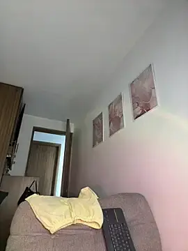 Stripchat Free Porn Cam of DulceLenns