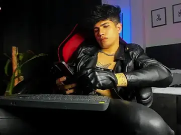 Stripchat Sex Chat of LyleBennett_