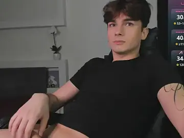 Stripchat Live Sex Cam of mystic_evan