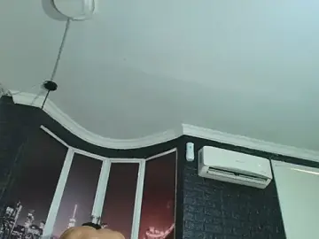 Stripchat Sex Cam of AlexLenox_