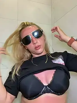 Stripchat Live Sex of Strongqueen