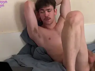 Stripchat Free Porn Cam of luca_syn