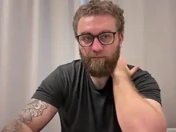 Stripchat Sex Cam of Bear_bear_