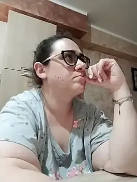 Stripchat Live Sex Cam of Dolcecurvy