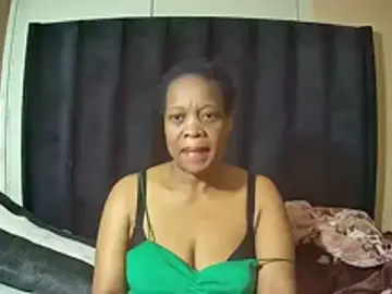 Stripchat Sex Cam of JoycyQueen