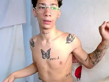 Stripchat Sex Cam of mateodeamjo