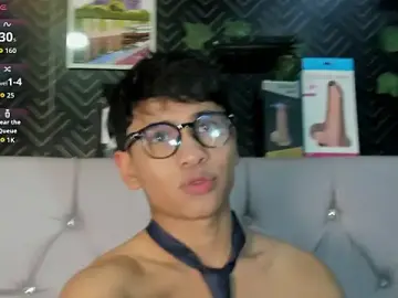 Stripchat Adult Webcams of Ethan_Westt