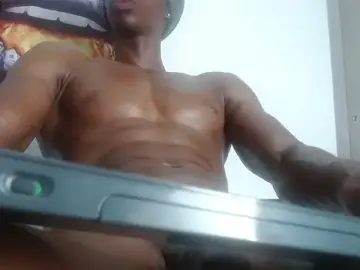 Stripchat Live Sex Cam of drake_brwon_23