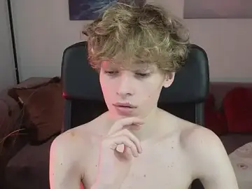 Stripchat Live Sex Cam of kevingarsiaa