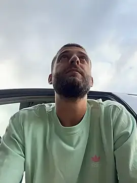 Stripchat Live Sex of Pablo_Hornyguy95
