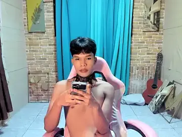 Stripchat Free Porn Cam of YURI_KUN