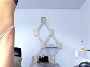 Stripchat Sex Chat of xmissinchesxx