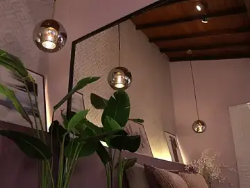 Stripchat Adult Webcam of ElleDiane