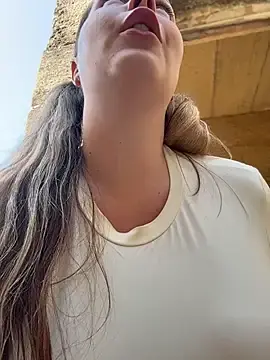 Stripchat Live Porn of Mona_Plus