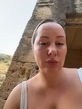 Stripchat Free Porn Cam of Mona_Plus