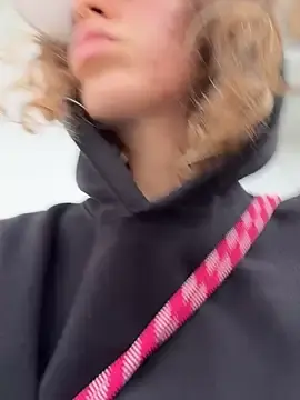 Stripchat Sex Cam of RinaMood