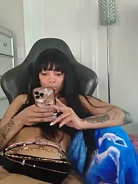 Stripchat Free Porn Cam of butterflybootyy