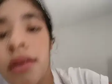 Stripchat Free Porn Cam of phia_carter