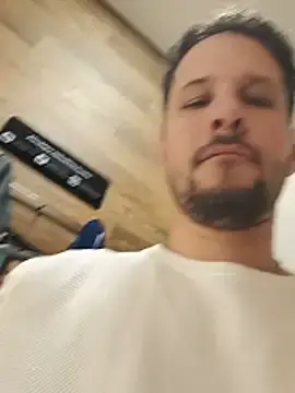 Stripchat Watch Live Sex Cams of vinerj
