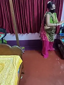 Stripchat Adult Webcams of Little-Roshni