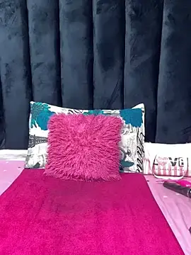Stripchat Adult Webcam of LonelyQueenxx25