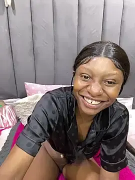 Stripchat Sex Cam of LonelyQueenxx25