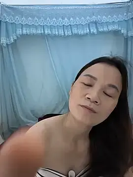 Stripchat Live Sex Cam of Lye_lovely