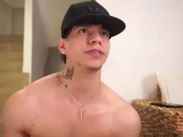 Stripchat Live Sex Cam of Josep_Davies