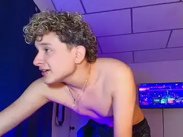 Stripchat Free Live Porn of Nathan_Bluee