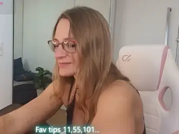 Stripchat Adult Webcam of Milf_Tea