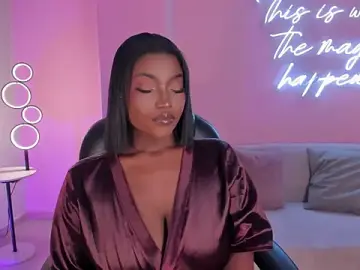 Stripchat Sex Cam of SavannahStorm