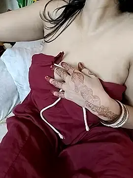 Stripchat Sex Cam of kaamuk_shweta