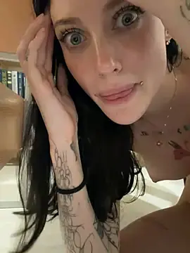 Stripchat Sex Cam of Melissa_crazy