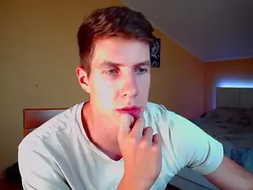 Stripchat Live Sex Cam of Chris_Brien